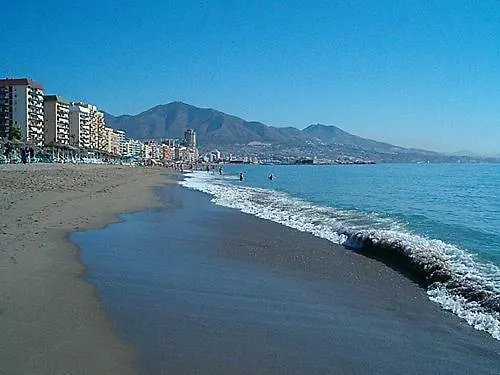 شقة Apartamento Torreblanca Free Parking فوينخيرولا